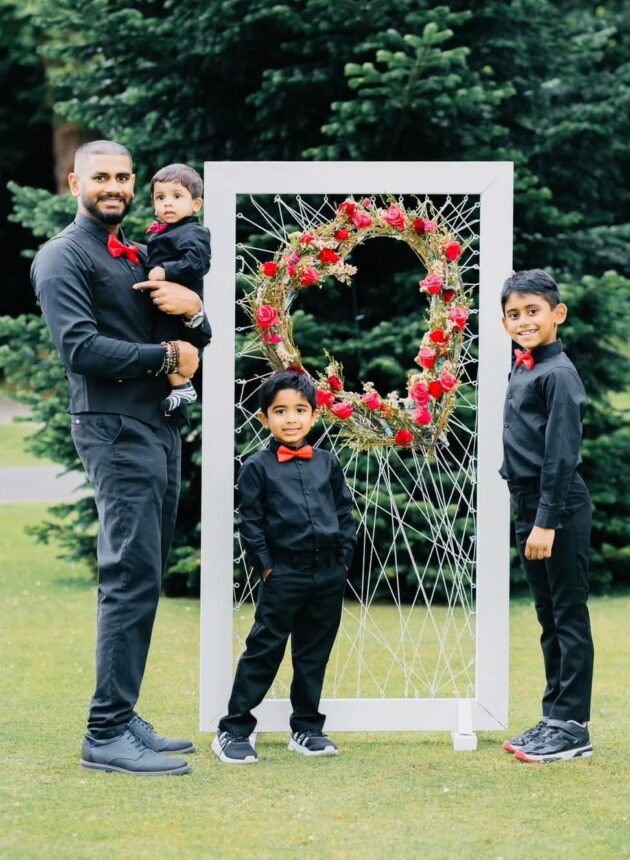 Elegant 6ft Rectangle Backdrop with Heart Centrepiece - Image 4