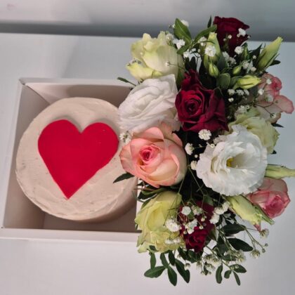 Sweet Romance – Cake & Fresh Flower Bouquet Gift Box