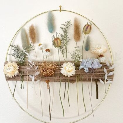 Handcrafted Dried Flower Hoop Wall Art – Botanical Elegance